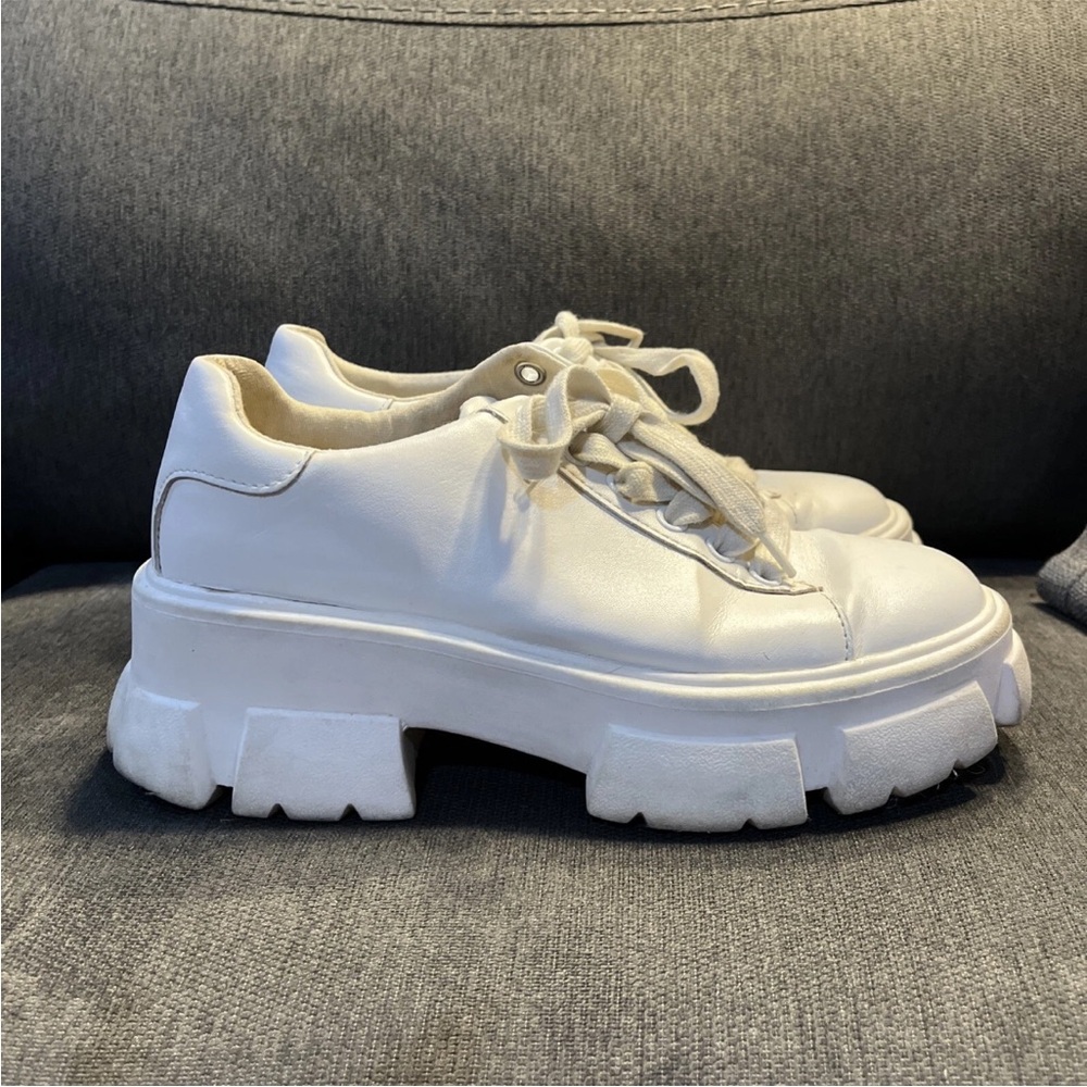 Steve Madden White Michigan Platform Sneakers 6M Chunky Lug Sole Y2K Streetwear
